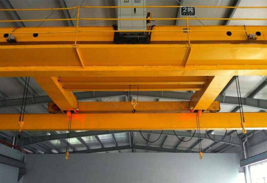 LHE型電動葫蘆(lu)雙梁橋式起重(zhong)機