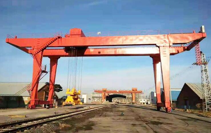 集裝箱(xiang)龍門吊(diào)